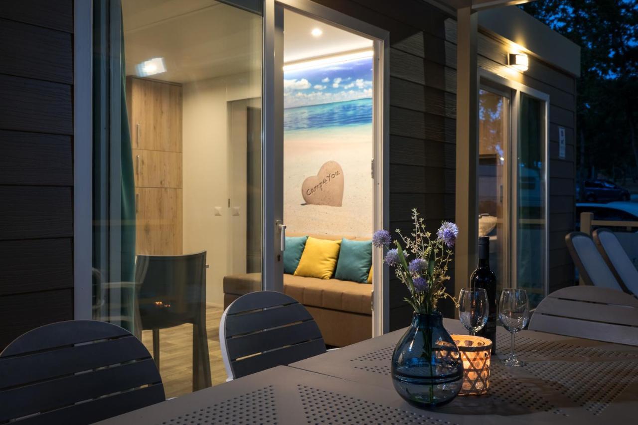 Mobile Homes Premium Relax Park Umag By Camp4You Karigador Dış mekan fotoğraf