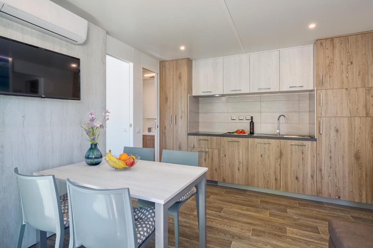 Mobile Homes Premium Relax Park Umag By Camp4You Karigador Dış mekan fotoğraf